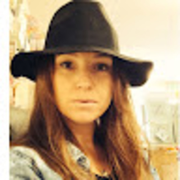 Meet your Posher, Kelly - Picture 1 of 1